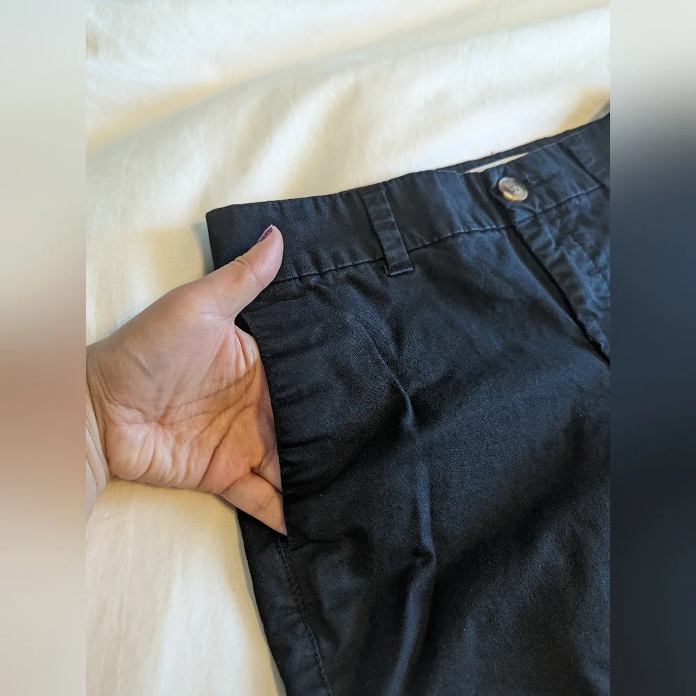 3/$15! Old Navy Everyday Mid-Rise Twill Chino Short - 6" - Picture 5 of 11